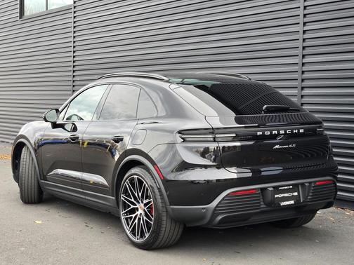 2025 Porsche Macan 4S