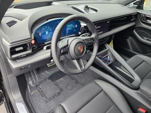 2025 Porsche Macan 4S