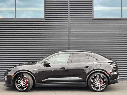 2025 Porsche Macan 4S