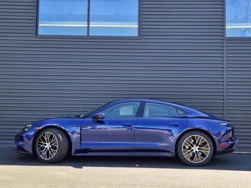 2025 Porsche Taycan 4