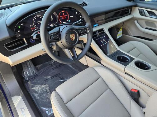 2025 Porsche Taycan 4