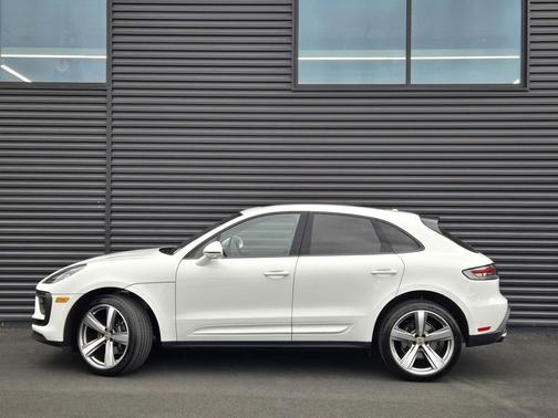 2025 Porsche Macan T
