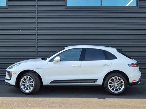 2024 Porsche Macan Base