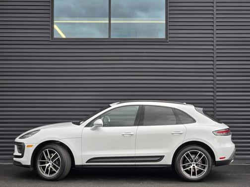 2025 Porsche Macan T