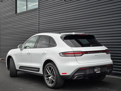 2025 Porsche Macan T