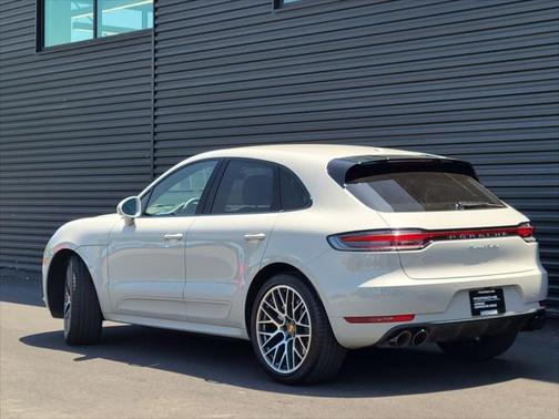 2021 Porsche Macan Turbo