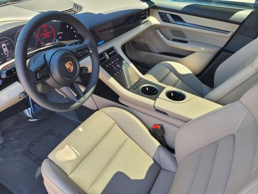 2025 Porsche Taycan 4