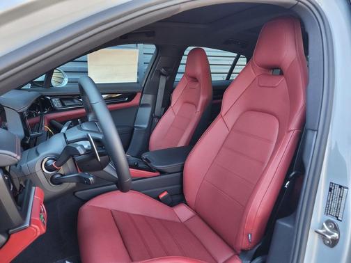 2025 Porsche Panamera