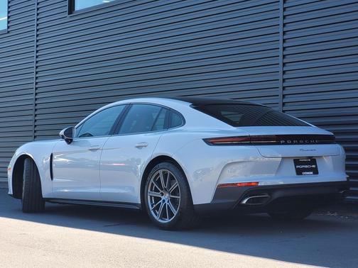 2025 Porsche Panamera