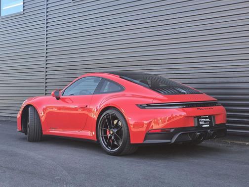 2025 Porsche 911 Carrera GTS