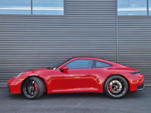 2025 Porsche 911 Carrera GTS