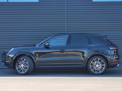2024 Porsche Cayenne Base (Tiptronic)