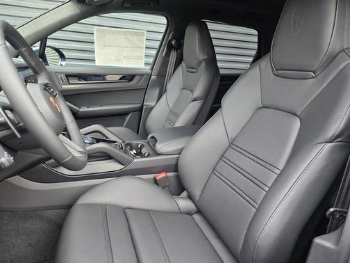 2026 Porsche Cayenne GTS