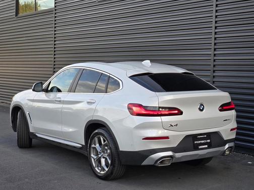 2025 BMW X4 xDrive30i