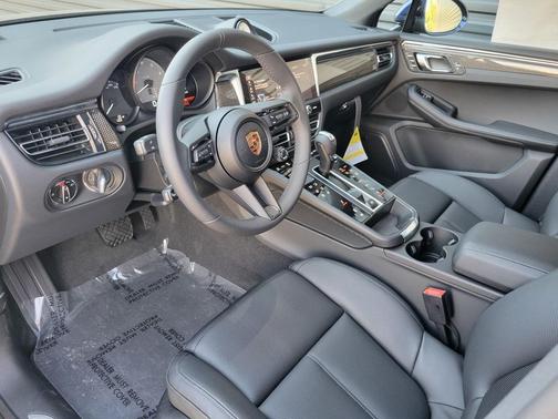 2025 Porsche Macan S