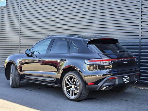 2025 Porsche Macan 