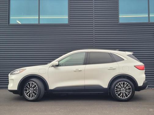 2021 Ford Escape Titanium