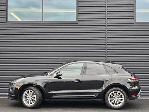 2025 Porsche Macan T
