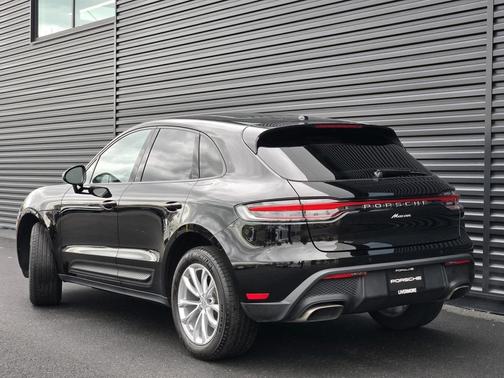 2025 Porsche Macan T