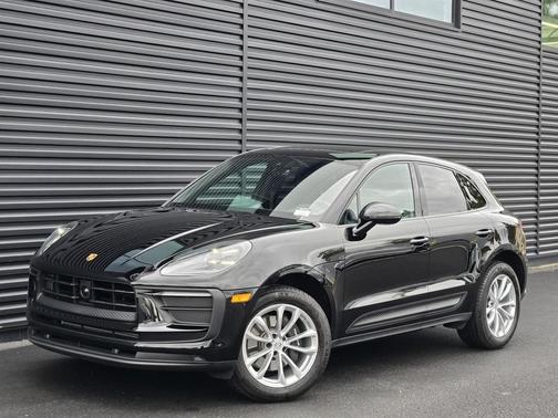 2025 Porsche Macan T