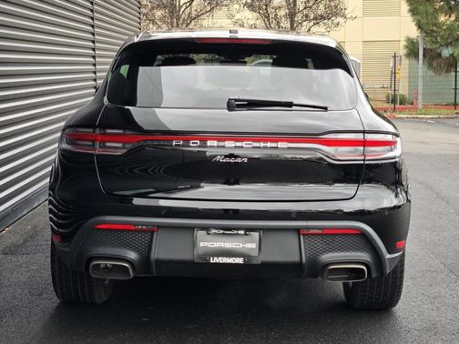 2025 Porsche Macan T