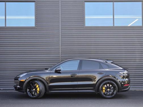 2023 Porsche Cayenne Turbo GT