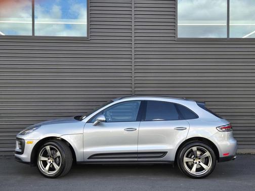 2025 Porsche Macan T