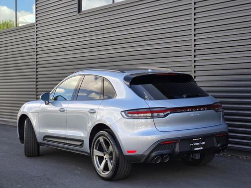 2025 Porsche Macan T