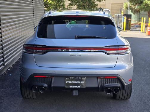 2025 Porsche Macan T