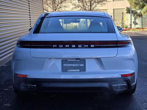 2026 Porsche Panamera 