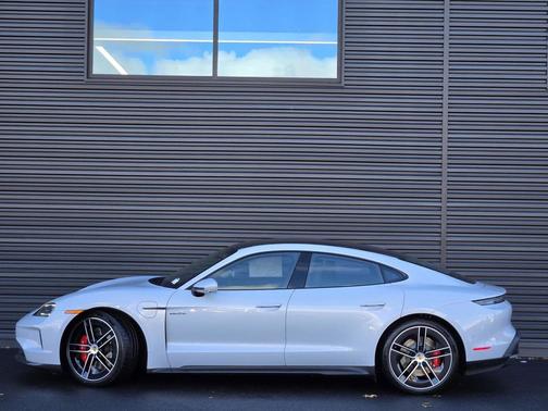 2026 Porsche Taycan GTS