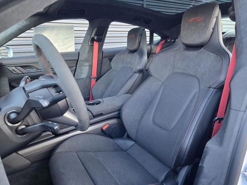 2026 Porsche Taycan GTS