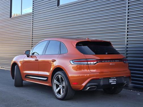2025 Porsche Macan T