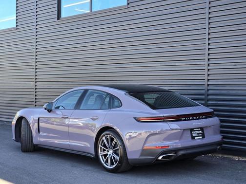 2024 Porsche Panamera 4