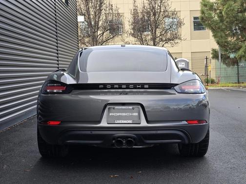 2025 Porsche 718 Cayman 