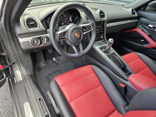 2025 Porsche 718 Cayman 