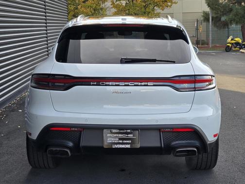 2025 Porsche Macan 