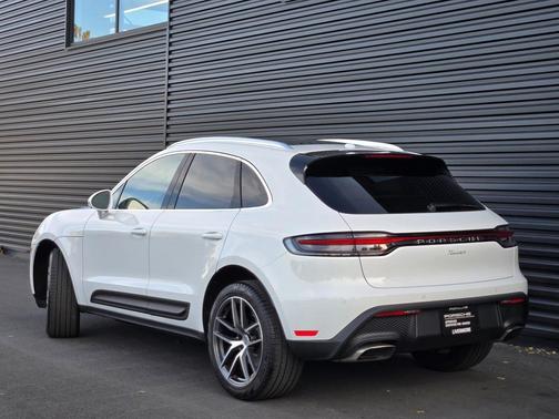 2025 Porsche Macan 