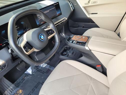 2024 BMW iX xDrive50