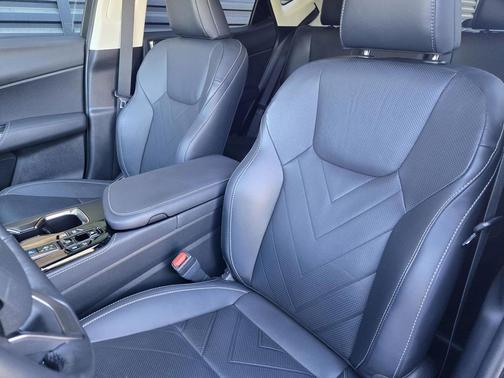 2022 Lexus NX 450h+ Luxury