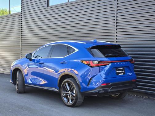 2022 Lexus NX 450h+ Luxury