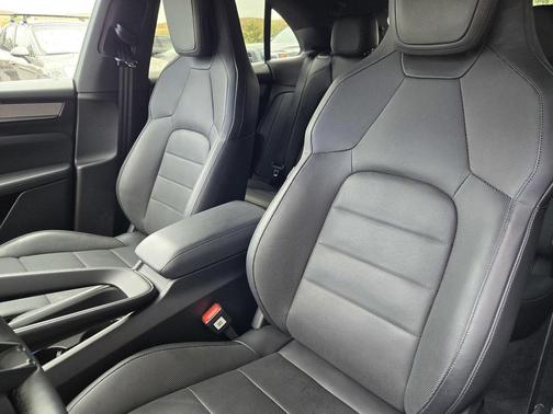 2024 Porsche Macan 4