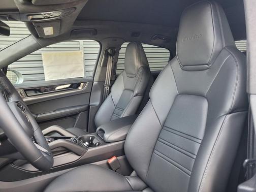 2025 Porsche Cayenne Turbo