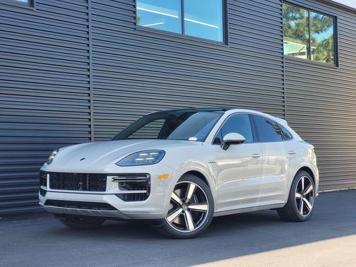2025 Porsche Cayenne Turbo
