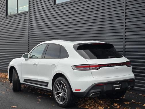 2026 Porsche Macan 