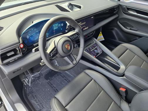 2025 Porsche Macan 4S