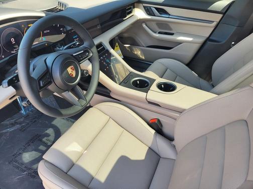 2025 Porsche Taycan 
