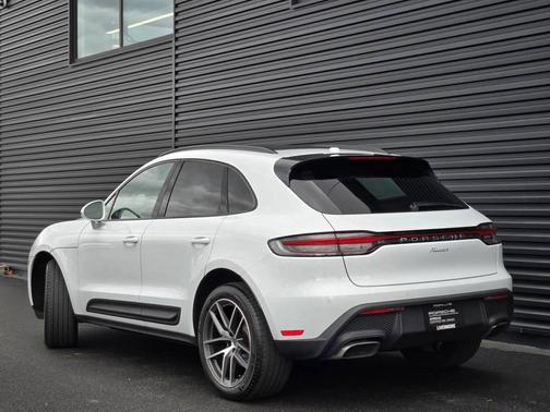 2025 Porsche Macan 