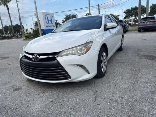 2016 Toyota Camry SE