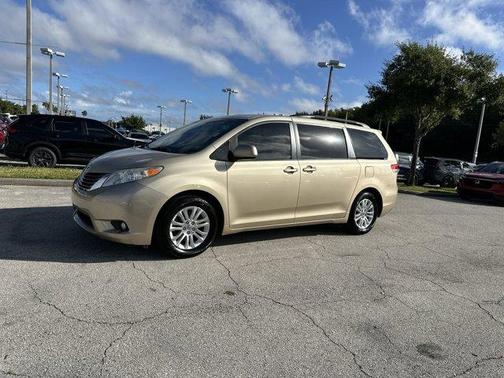 2014 Toyota Sienna XLE